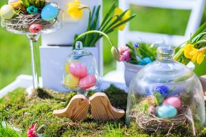 Uova di Pasqua e ovetti di cioccolato in vendita all'ingrosso