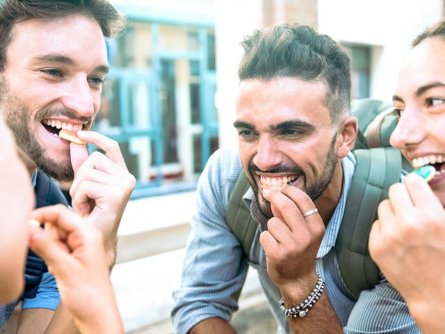 Perché rifornire il tuo negozio di dolciumi con le caramelle acide è un'ottima idea