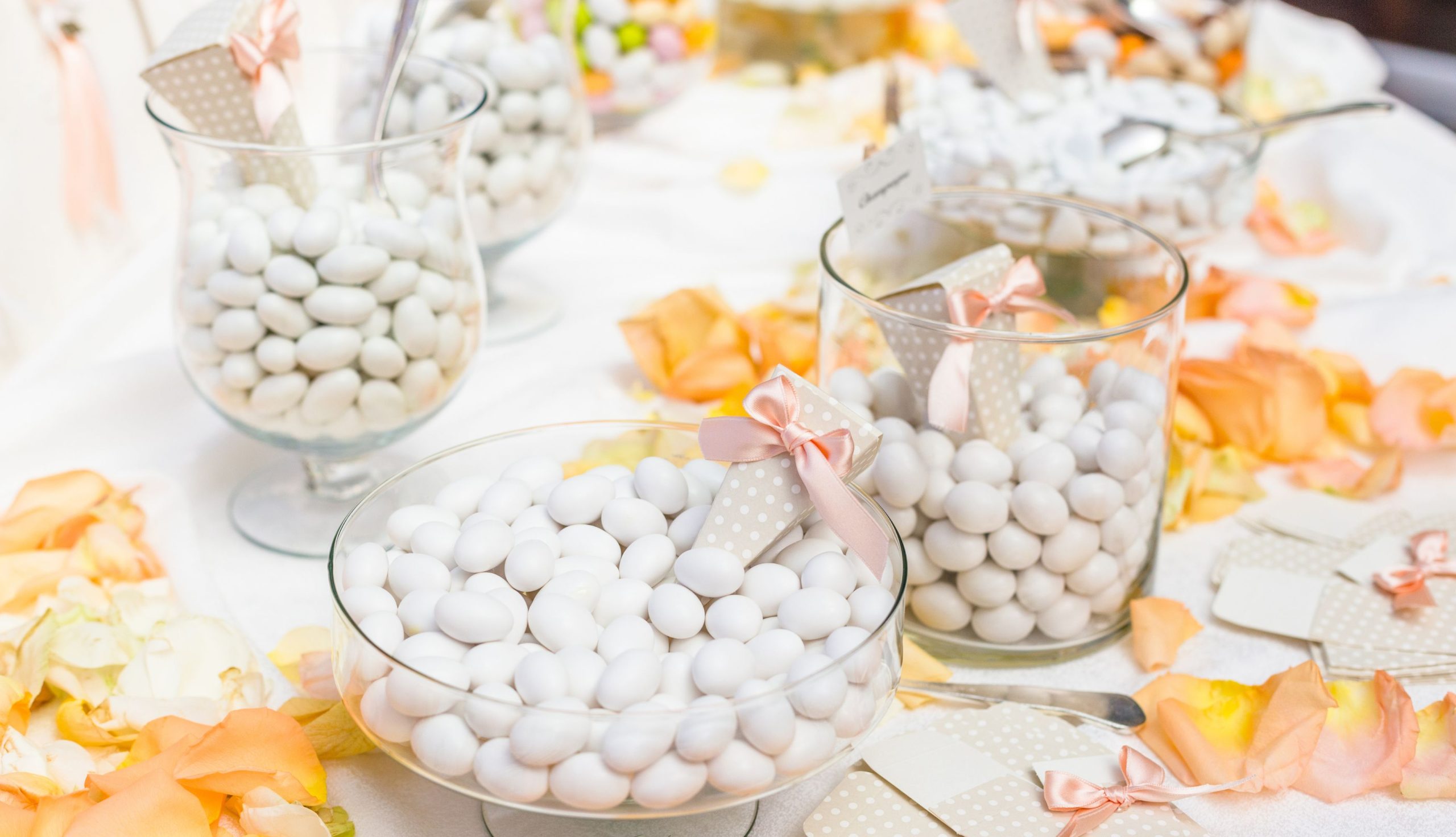 Quanti chili di confetti servono per una confettata di 100 persone Guida per professionisti del settore