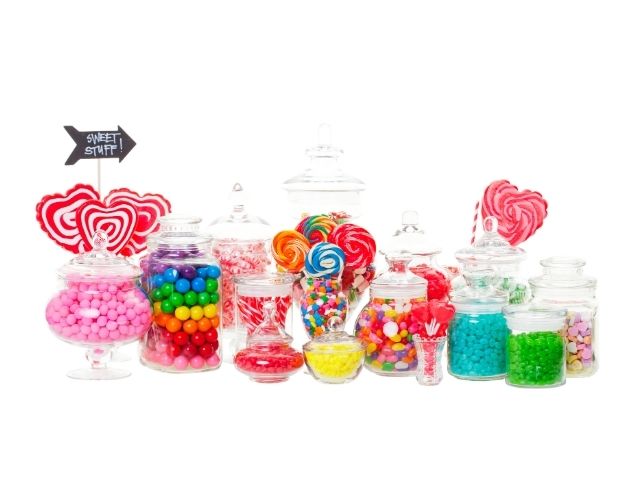 Quali sono le differenze di allestiment tra confettata, candy bar e sweet table